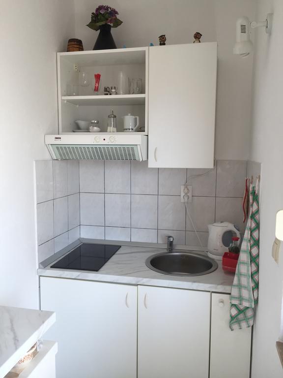 Apartments Bilic Nemira Омиш Экстерьер фото