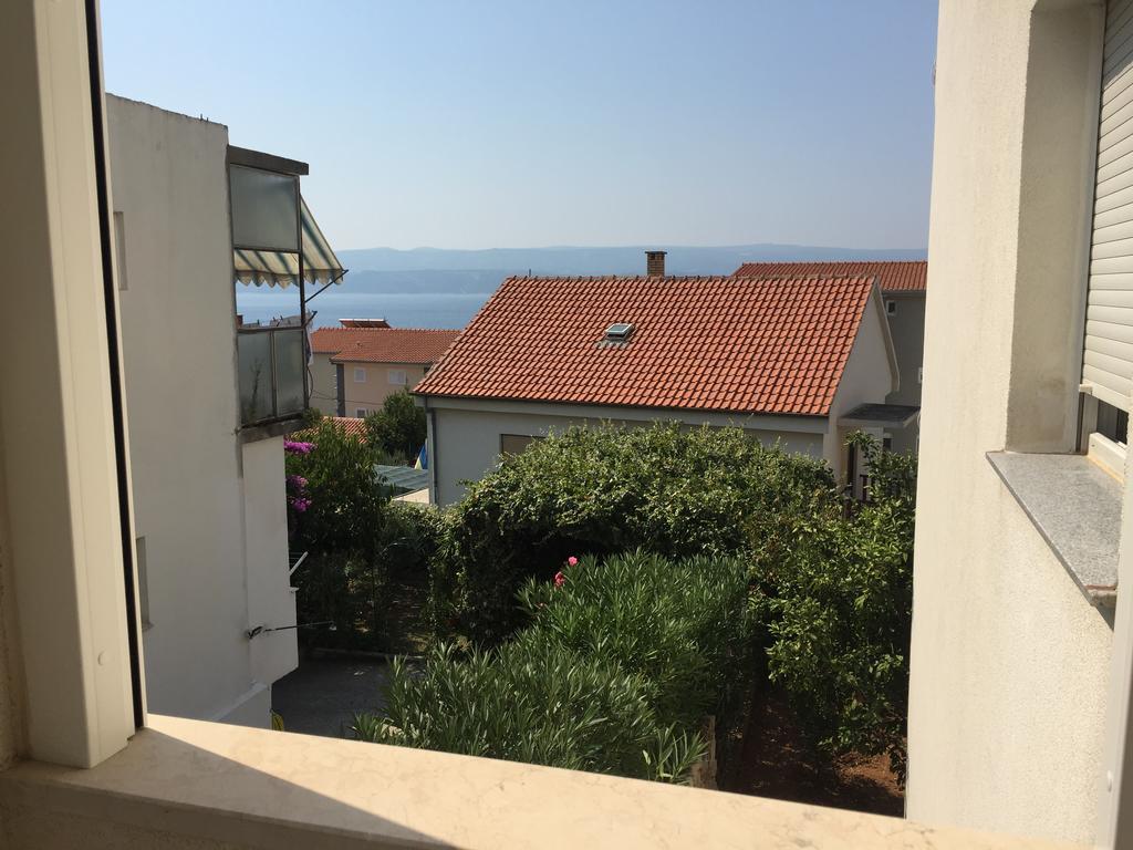 Apartments Bilic Nemira Омиш Экстерьер фото