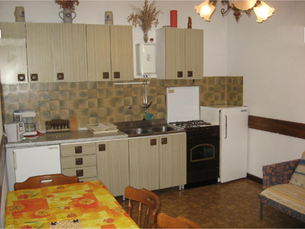 Apartments Bilic Nemira Омиш Экстерьер фото