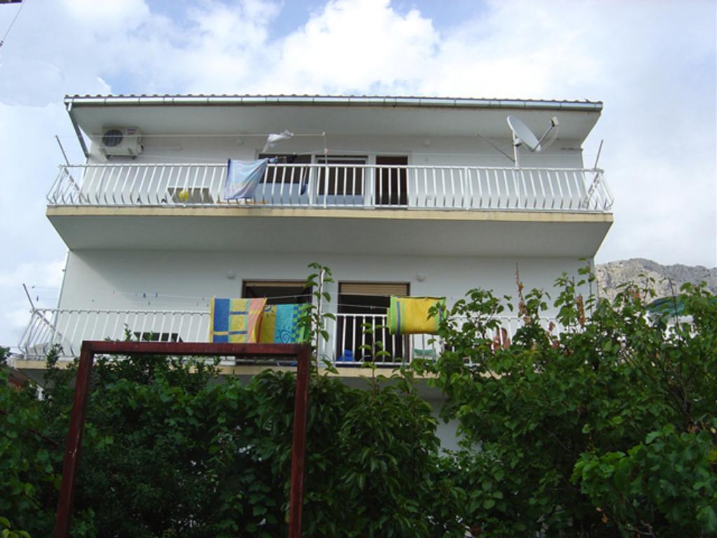 Apartments Bilic Nemira Омиш Экстерьер фото